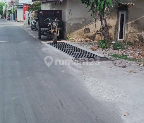 Tanah Dekat Kampus Ugm di Jalan Kaliurang Km 8 Lingkungan Usaha 1