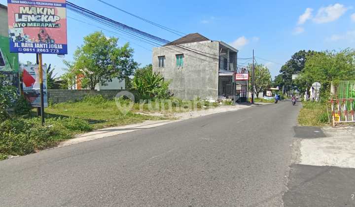 Strategic Land on Kaliuran Street, UII Campus, PPG Arts Area