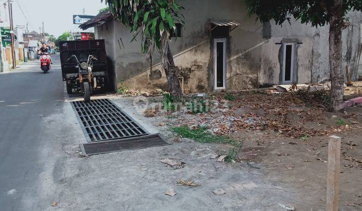 Tanah Dekat Kampus Ugm di Jalan Kaliurang Km 8 Lingkungan Usaha 2