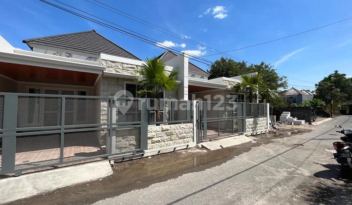 Rumah Baru di Jalan Kaliurang Area Kampus Uii & Pppg Kesenian 2