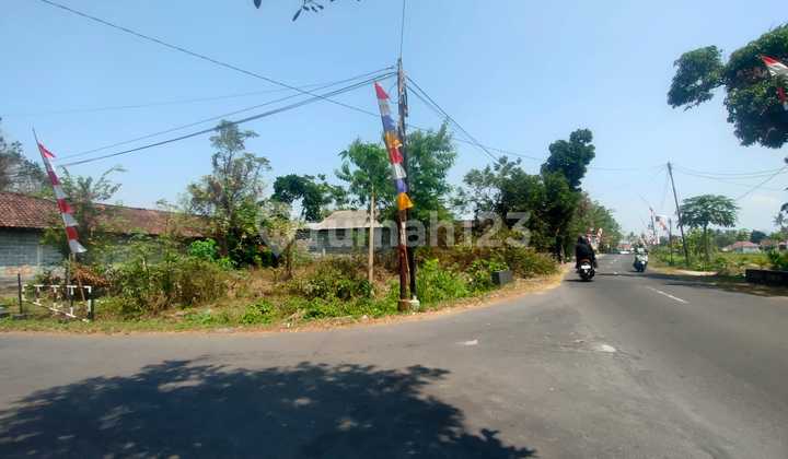 Posisi Hook Tanah Timur Pasar Gentan di Jalan Kaliurang Km 10