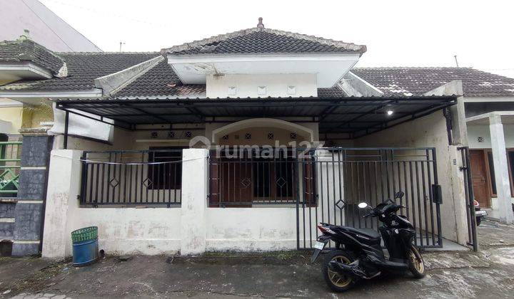 Rumah Dekat Kampus UII Ekonomi Condongcatur Dalam Perumahan 1