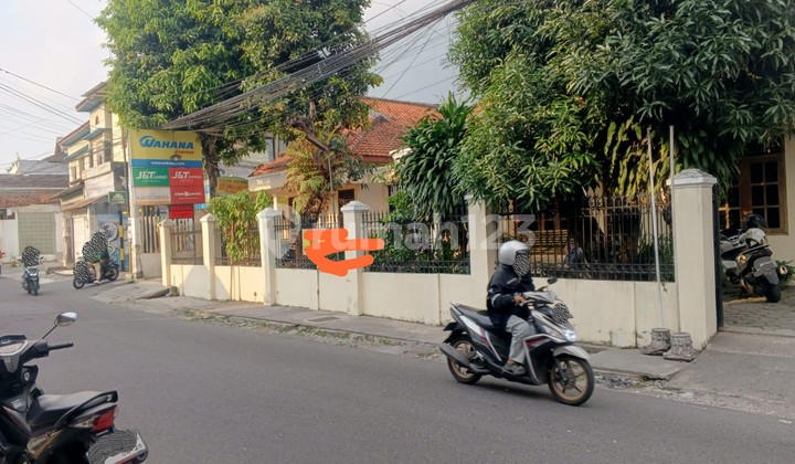 Premium Area Seturan Land Bonus 31 Rooms for Sale at Low Price