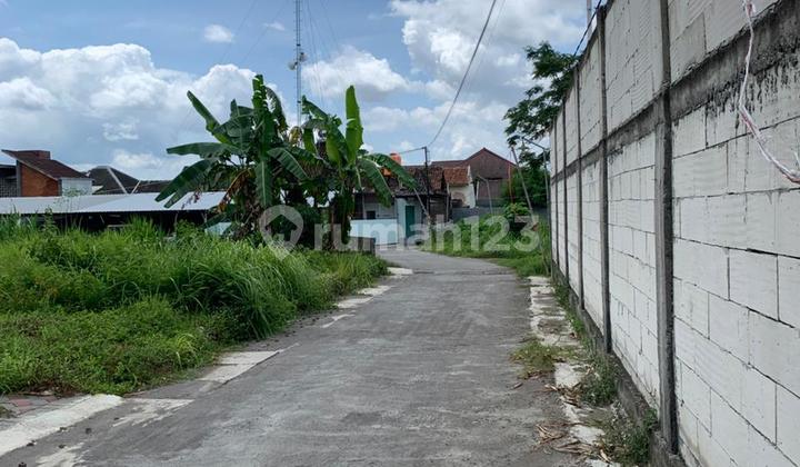 Lingkungan Perum Dijual Tanah Premium Dekat Stadion Maguwoharjo Lingkungan Perum Dijual Tanah Premium Dekat Stadion Maguwoharjo