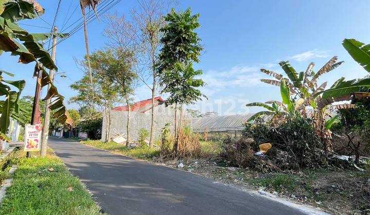 Tanah Timur Kampus Instiper di Jalan Raya Tajem Cocok untuk Kost