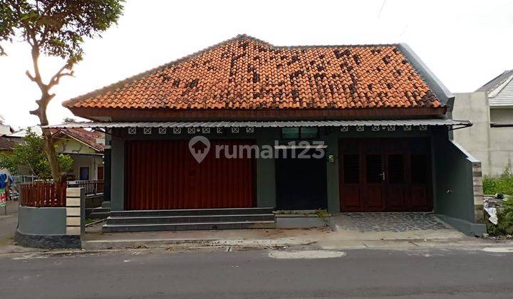 Utara Stadion Maguwoharjo Rumah Tepi Jalan Bagus Usaha Hook  2