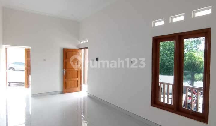 Ready-to-Occupy New House 700 Million Near Elementary School, Sleman Model 2