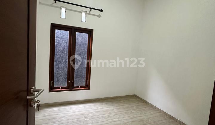 Ready-to-Occupy House, Premium Location, Kaliurang Road Km 7 Housing Complex 2