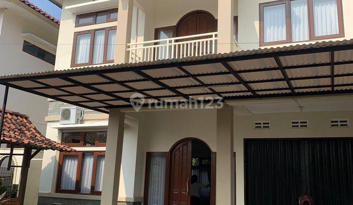 Rumah Mewah Full Furnished Dalam Perumahan Dekat Kampus UGM 1