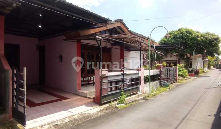 Dijual Tanah Ada Bangunan di Jalan Kaliurang Strategis Uii Pusat