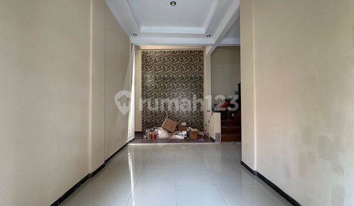 Bonus Interior Dijual Rumah Hook Bangunan Baru di Pesona Mentari 2