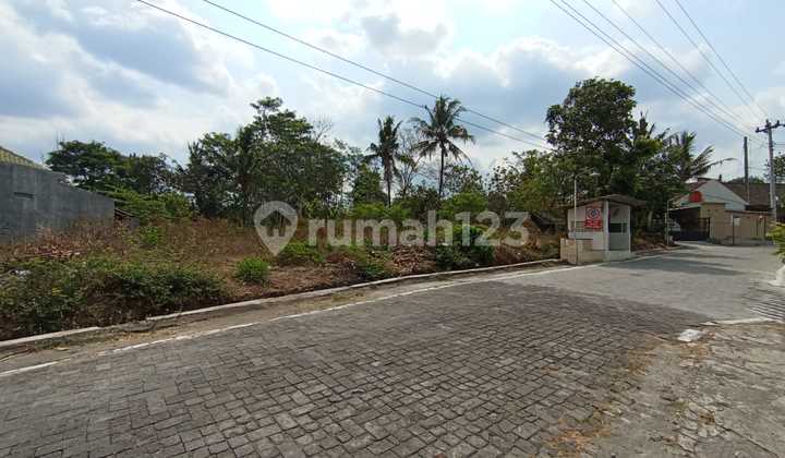 Very Cheap Land For Sale 2 Million Strategic Campus Unriyo Very Cheap Land For Sale 2 Million Strategic Campus Unriyo