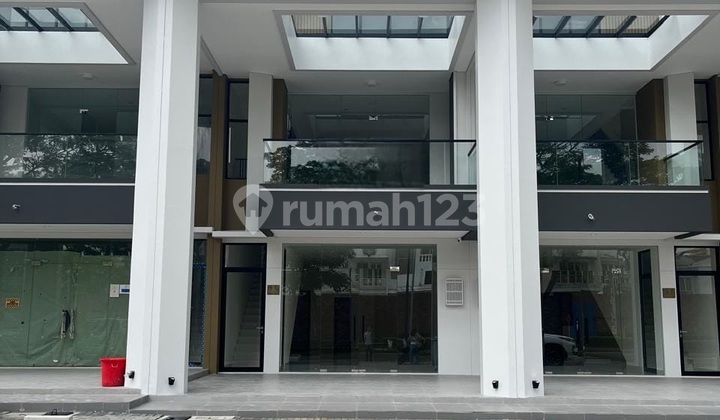 Disewakan Ruko Alfresco Menteng Studio Loft Baru 3 Lantai Sky Balcony Free Parkir Disewakan Ruko Alfresco Menteng Studio Loft Baru 3 Lantai Sky Balcony Free Parkir