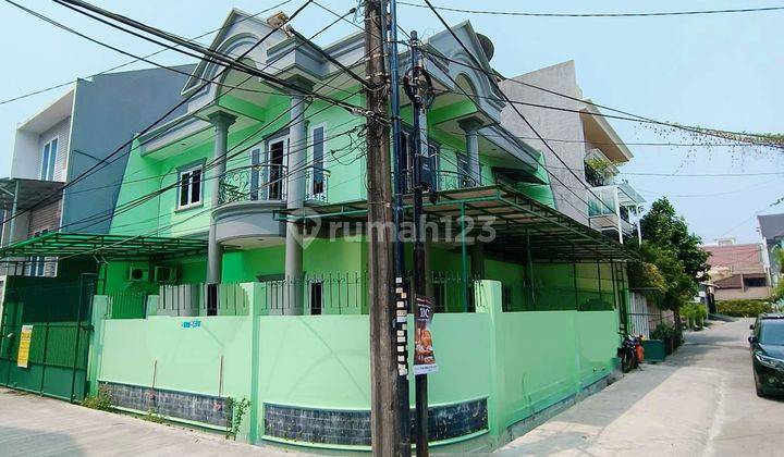 Rumah Hoek Semi Furnished Shm Taman Ratu Jakarta Barat  1