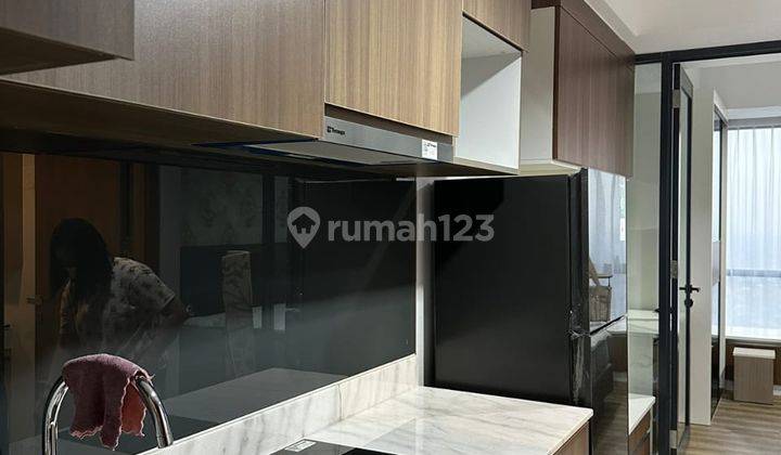  Apartemen The Smith 1 Kamar Tidur Furnished Baru 1