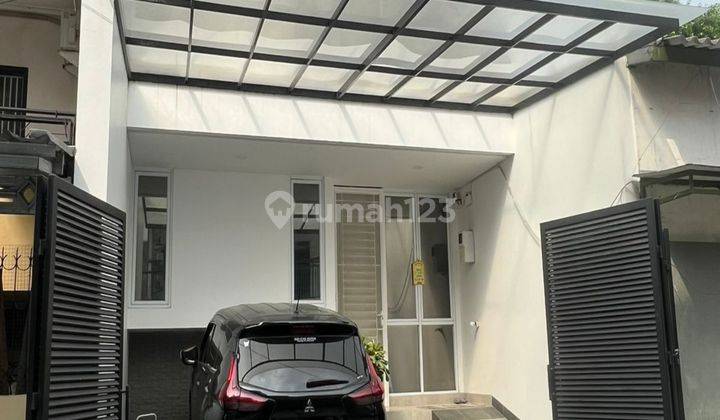  Rumah Furnished Jakarta Barat Bagus SHM - Sertifikat Hak Milik di Taman Ratu , Taman Ratu 2