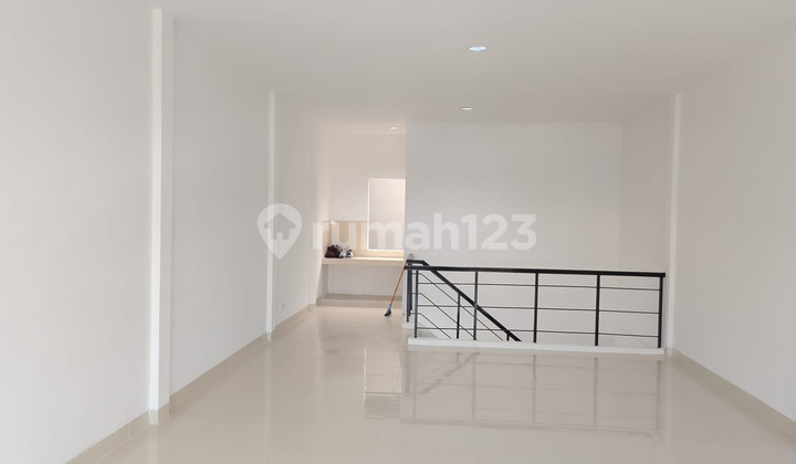 Jual Ruko 3 Lantai Alam Sutera Bebas Parkir Strategis dan Ramai Jual Ruko 3 Lantai Alam Sutera Bebas Parkir Strategis dan Ramai