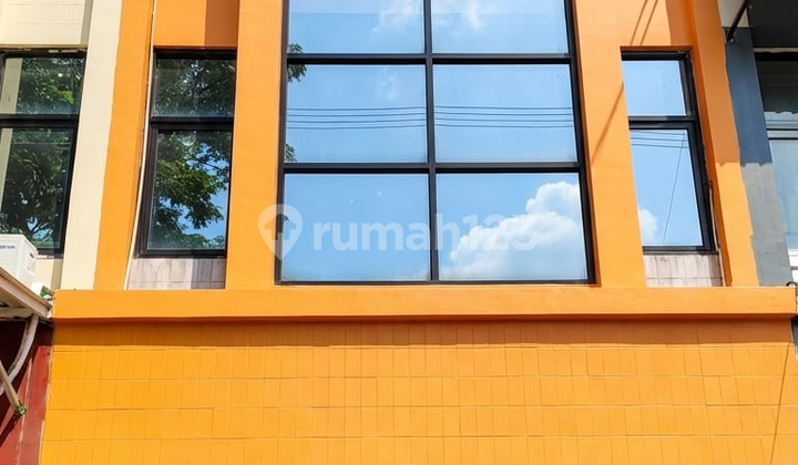 Quick Sale: 3-Storey Ruko in Sector 1A Gading Serpong, Neat and Ready to Occupy, Eligible for KPA