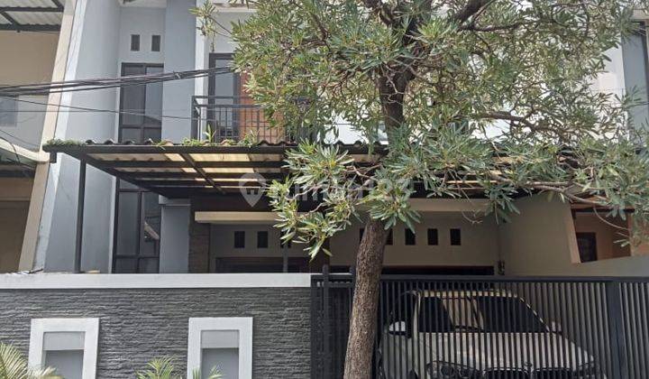 Rumah Asri Modern Jakarta Barat Di Taman Villa Meruya , Meruya 1