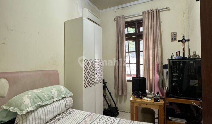  Rumah Jakarta Barat  Unfurnished Bagus SHM - Sertifikat Hak Milik di Taman Ratu , Taman Ratu 1