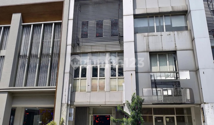 3.5-Story Shophouse by the Roadside, Strategic Location in Alam Sutera, Main Silk Road Boulevard 1