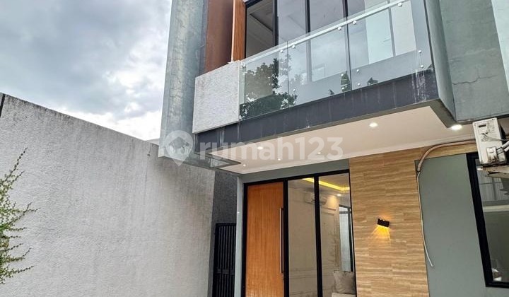 Secondary House Ready to Occupancy Corner Position Price Below Market