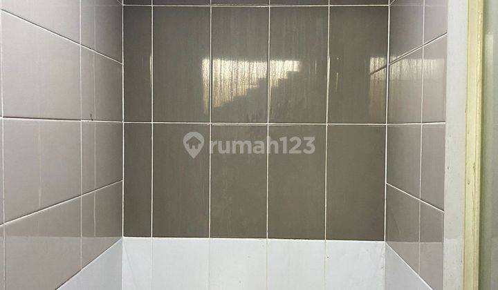 Dijual murah  bangunan kantor bs utk show room di jalan raya Bekasi 2