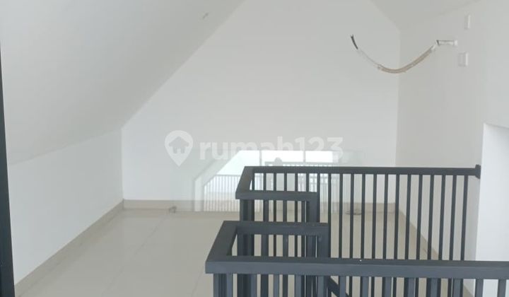 3-Story House in Mahakam Cluster, Jakarta Garden City, East Jakarta 2