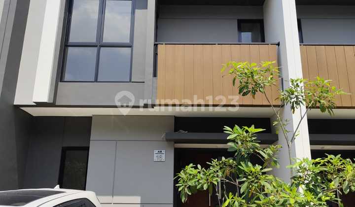 Cluster Regia Sumarecon Crown