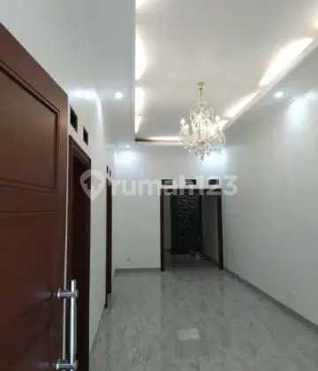 Rumah 2 Lantai, Strategis di Perumahan Duren Sawit, Jakarta Timur. 2