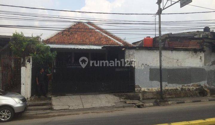 Dijual rumah tua di  pinggir menteng jakarta pusat. 1