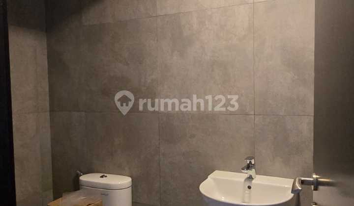 2-Storey House in Maison Metland Ujung Menteng, East Jakarta 2