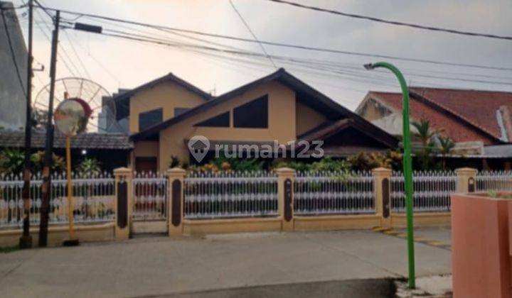 Dijual Rumah Klasik Tanah Luas Harga Murah di Margacinta, Bandung 1