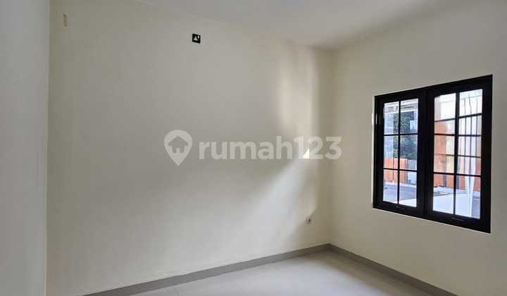 Dijual Rumah Bagus Terenovasi Cluster Modernland Tangerang 2