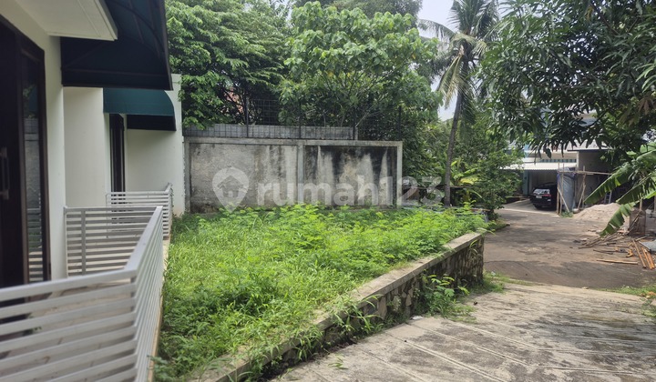 Strategic House in Sector 8, Bintaro Jaya Strategic House in Sector 8, Bintaro Jaya