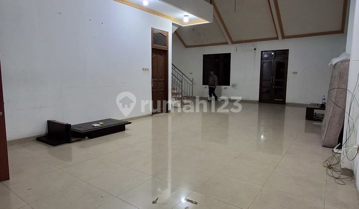 House with 11 Boarding Rooms. North Cipete, South Jakarta