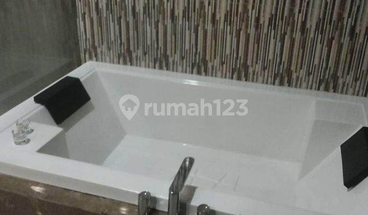 Rumah Private Pool. Cluster, di Bintaro Dekat Pasar Sektor 2 2