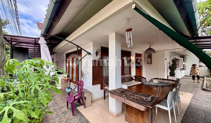 Rumah 2 Lantai di Tebet, Posisi Hook, Siap Huni