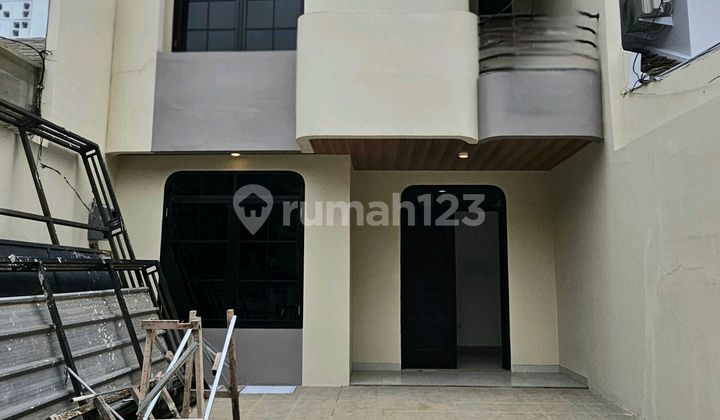 Brand New House Sector 1D Gading Serpong, Freehold Certificate, South-Facing