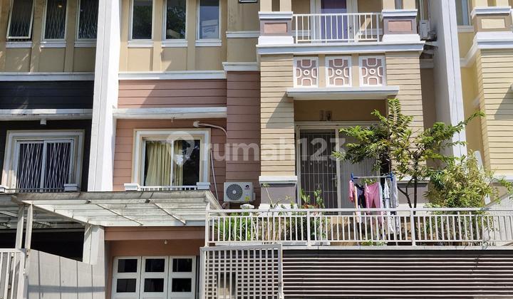 Emerald Townhouse 8x14, 3 Floors, Freehold Title, Ready to Occupy Emerald Townhouse 8x14, 3 Floors, Freehold Title, Ready to Occupy