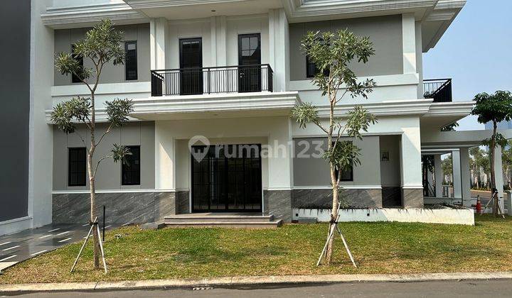 Cluster Winona Type Wallace Sudut, 3 Lantai, Private Pool 1