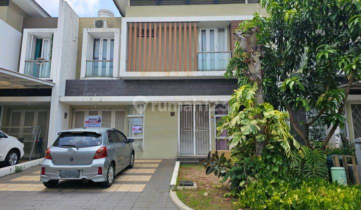 Rumah Dengan Row Besar Muat 4 Mobil di Gading Serpong 1