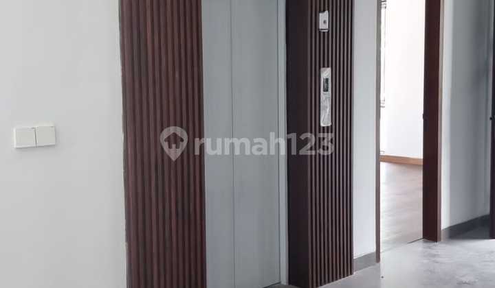 Rumah Private Lift Bangunan Mandiri 3 Lantai Di Alam Sutera 2