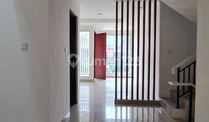 Ready-to-Occupy House In Costa Rica Modernland Tangerang 2