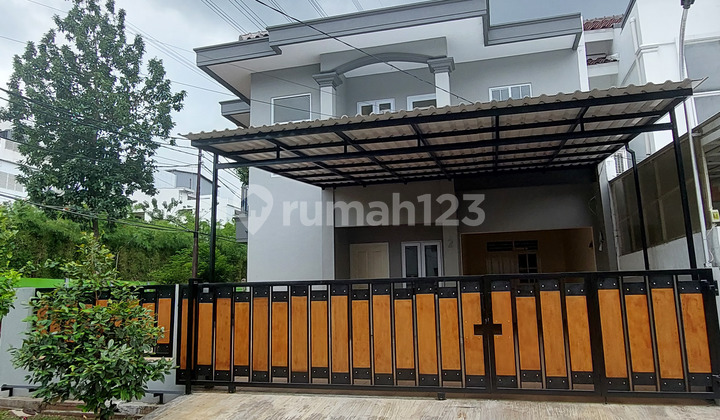 Rumah Posisi Hook Siap Huni, Full Renovasi di Sektor 1G Gading Serpong