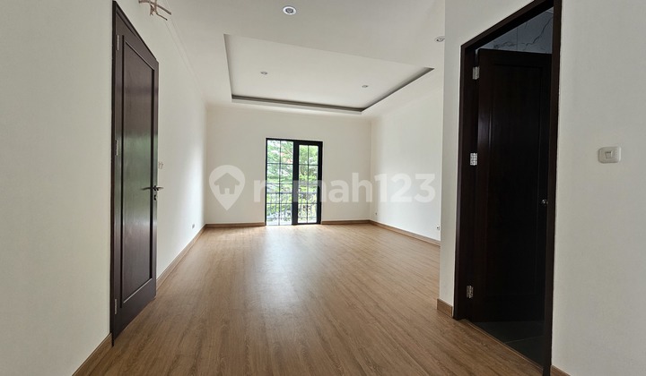 Brand New House The Icon Bsd City 3 Lantai, Hook Taman 2