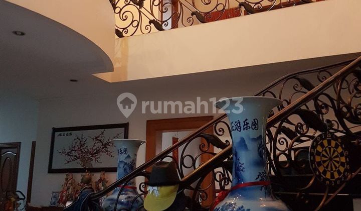 Rumah Mewah di Taman Semanan Indah, Semi Furnished, Private Pool 1