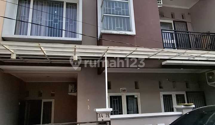 Turun Harga! Rumah 2 Lantai Siap Huni di Jalan Bazooka Raya, Joglo Jakarta Barat Turun Harga! Rumah 2 Lantai Siap Huni di Jalan Bazooka Raya, Joglo Jakarta Barat