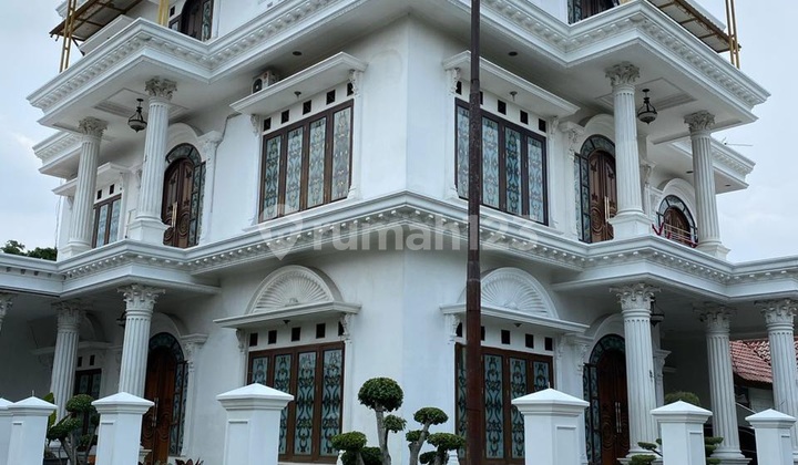 Classic Luxury 3-Story House in Palem Semi, Hook Position, Furnished