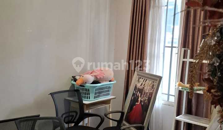 Price Drop! 2-Story Ready-to-Live House on Jalan Bazooka Raya, Joglo, West Jakarta 2